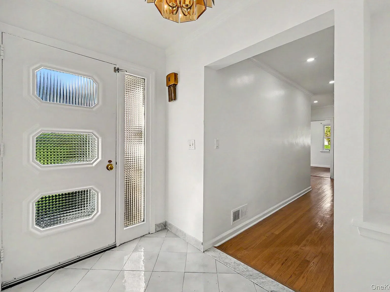 3 bed, 2.0 bath, 2013 sqft, $6,750 — Photo 2