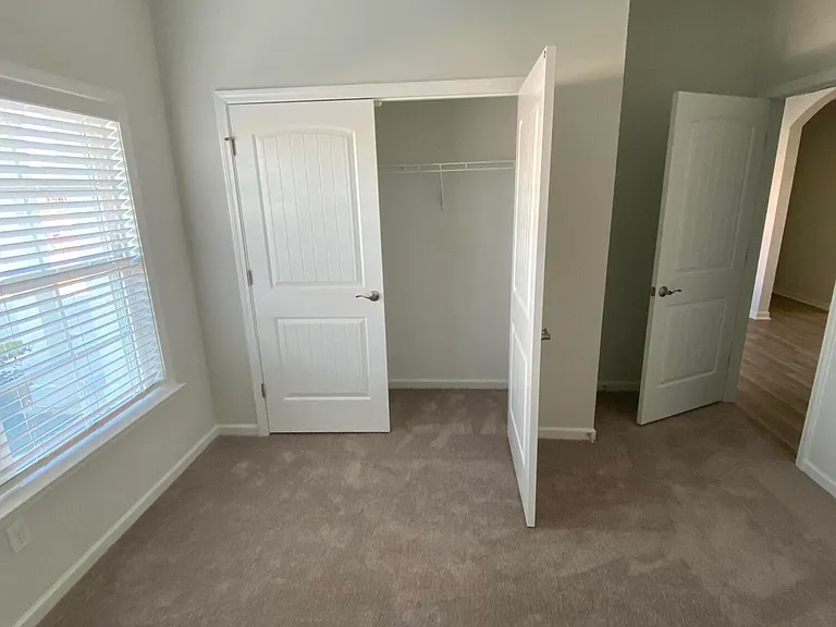 5728 Park West Cir — Photo 6