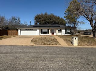 2817 NE 11th St, Mineral Wells, TX 76067