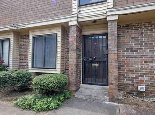 1898 Poplar Woods Cir E, Germantown, TN 38138