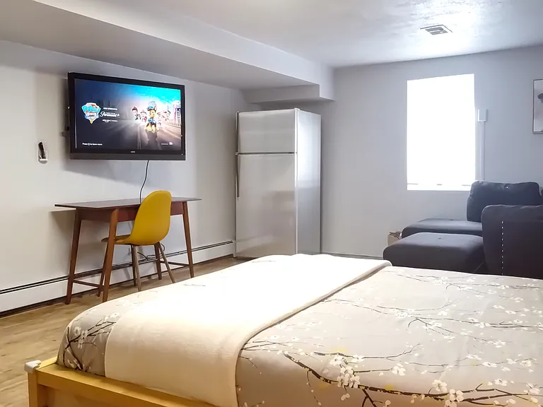 3rd Bedroom: Comfortable sectional sofa to relax while watching free live streaming Fire TV contents