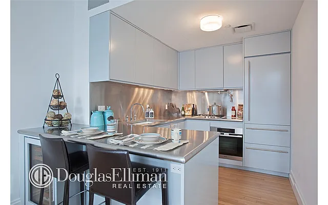 Rented by Douglas Elliman | media 7