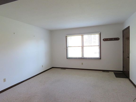 4th image of 1101 Court Ln APT B