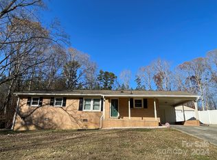 228 Shadowbrook Rd, Mount Holly, NC 28120