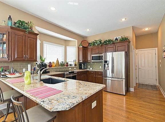 4th image of 9835 Vista Dr