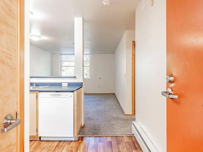 INCOME RESTRICTED Affordable Apartments in Hazelwood! — Photo 15