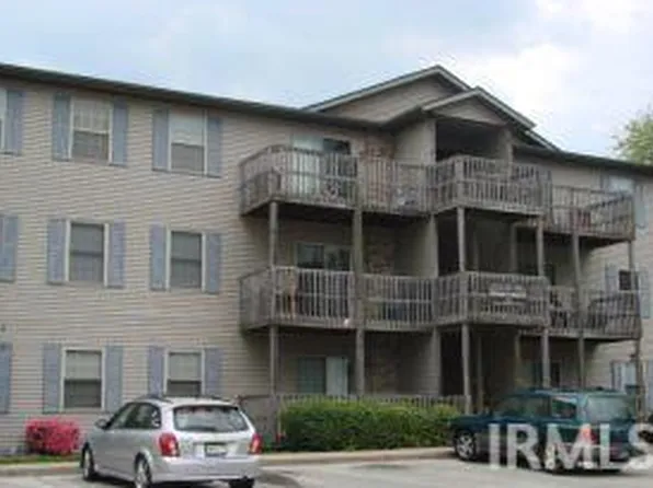 3200 E John Hinkle Pl #A10, Bloomington, IN 47408