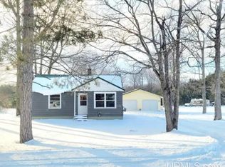 6645 M Rd, Escanaba, MI 49829