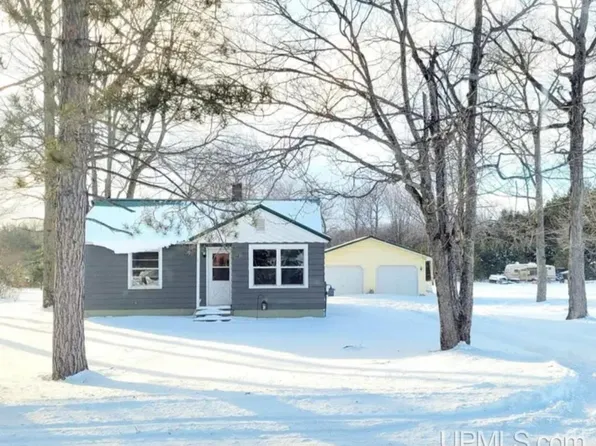 6645 M Rd, Escanaba, MI 49829