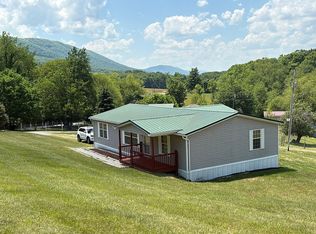 1441 Green Valley Rd, Peterstown, WV 24963
