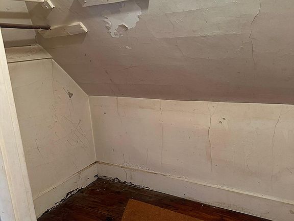 4th image of 405 Oakwood Ave