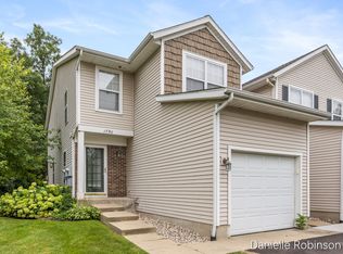 1796 Grand Ridge Ct NE, Grand Rapids, MI 49525