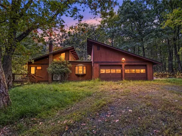 128 Cedar Ln, Canadensis, PA 18325