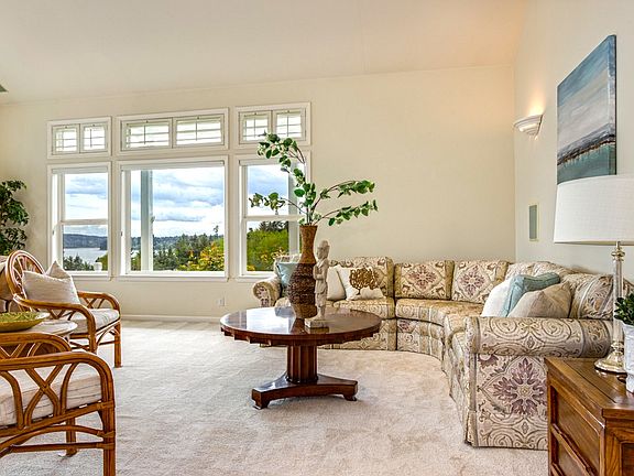 5th image of 2600 Passage View Ln NE