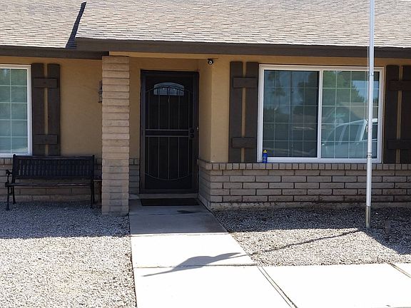 3rd image of 2407 W Portobello Ave