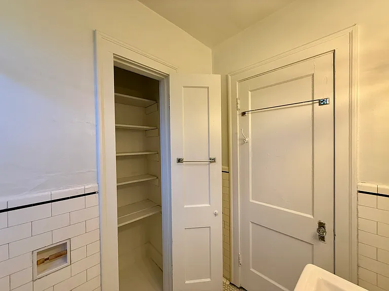 1825 Roanoke Ave #4 — Photo 19