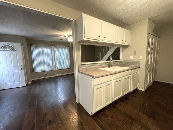 4th image of 1274 Prairie Ave Unit B