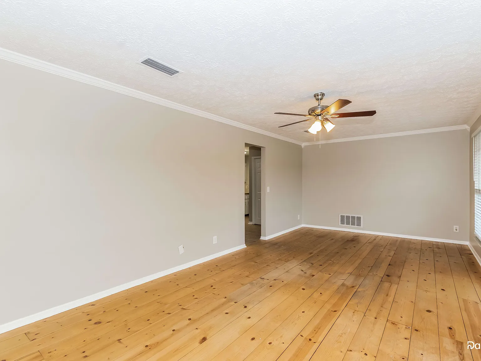 3 bed, 2.0 bath, 1412 sqft, $1,725 — Photo 4