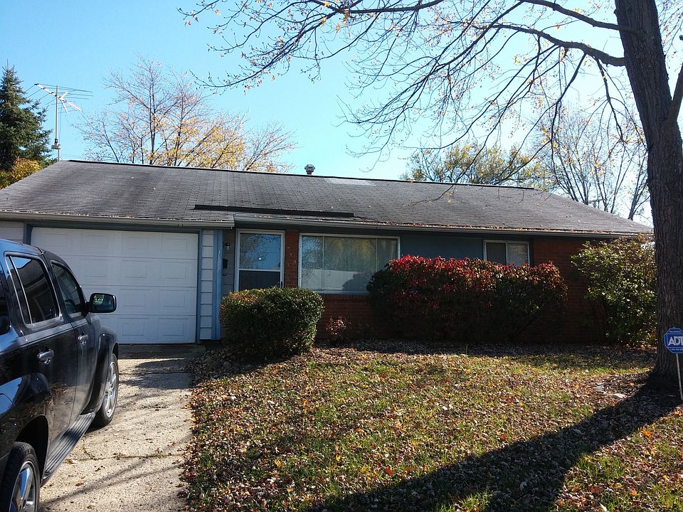 Single Level Darien Ave
