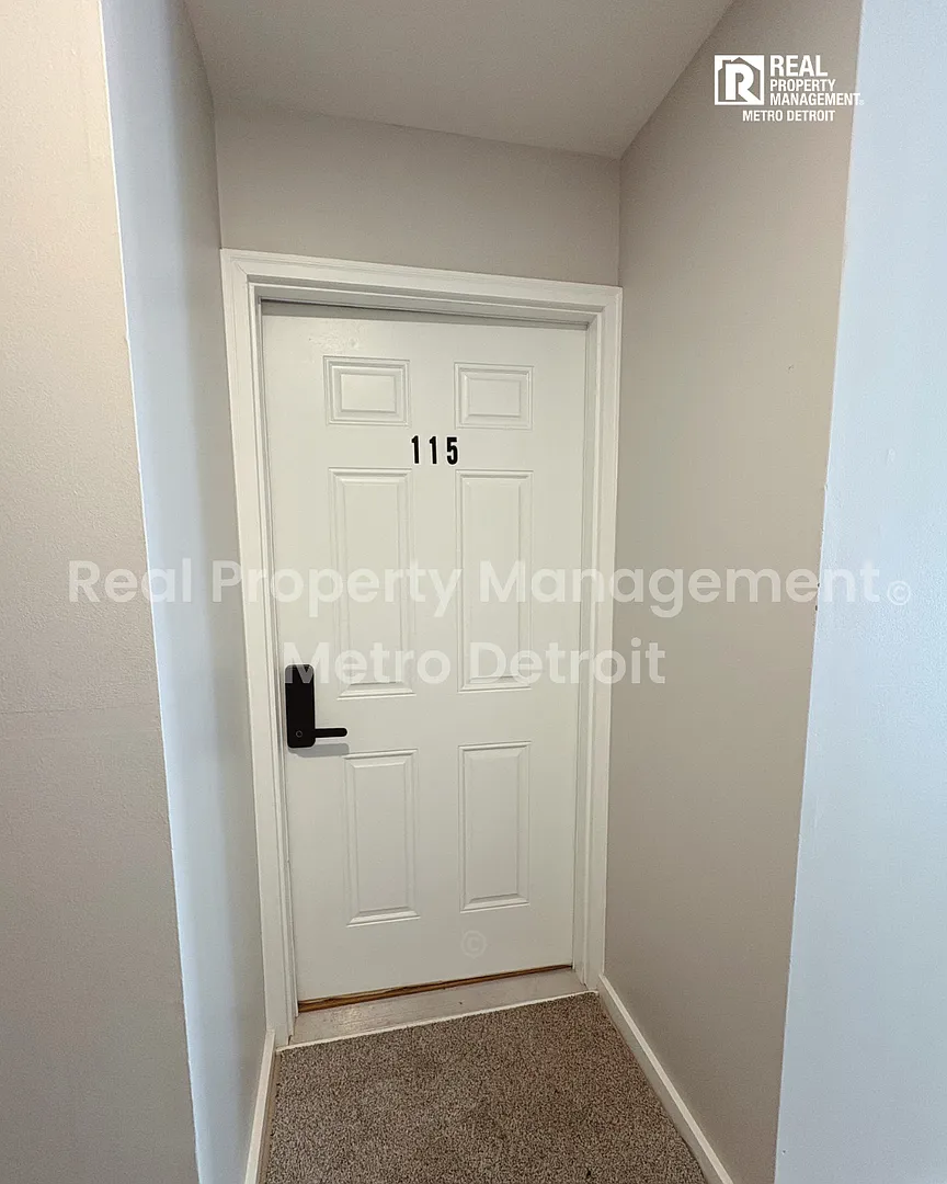 Building Photo - 22108 Dante St #115