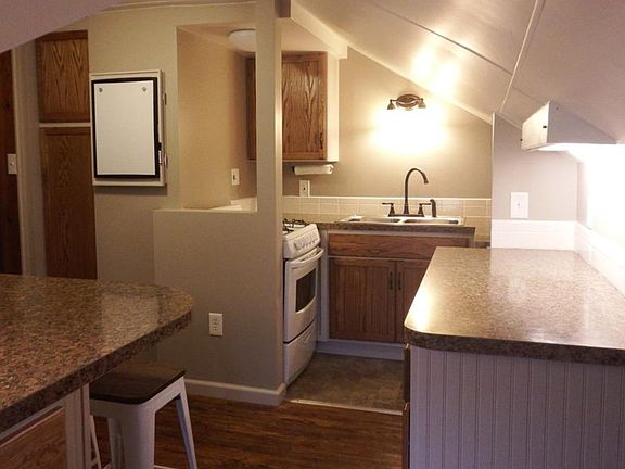 5th image of 406 E Foster St APT 2