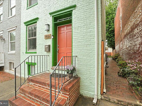 4th image of 109 W 5th St