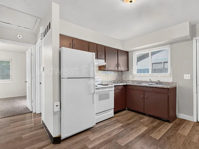 235 Flora Dr — Photo 4