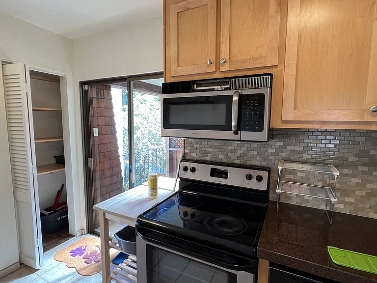 2344 Hilgard Ave — Photo 11