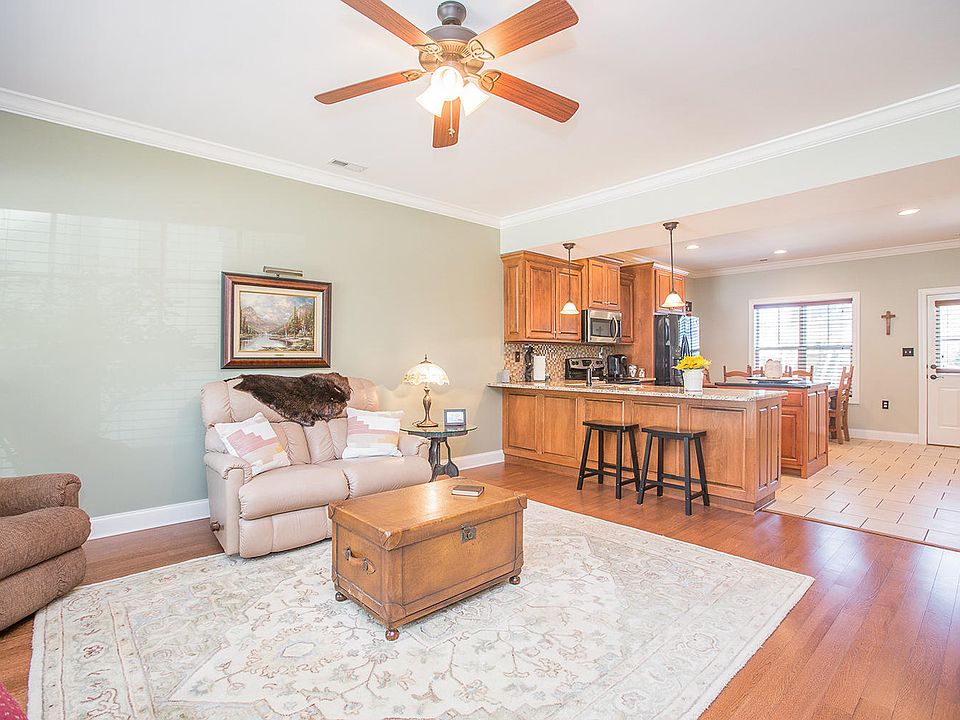 1st image of 2704-4 Woodlawn Ave NW Unit 4