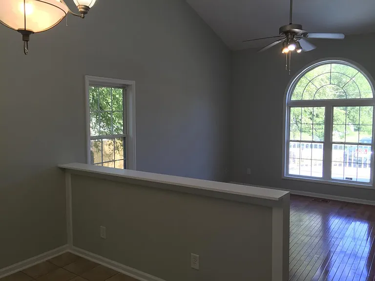 111 E Rockway St — Photo 3
