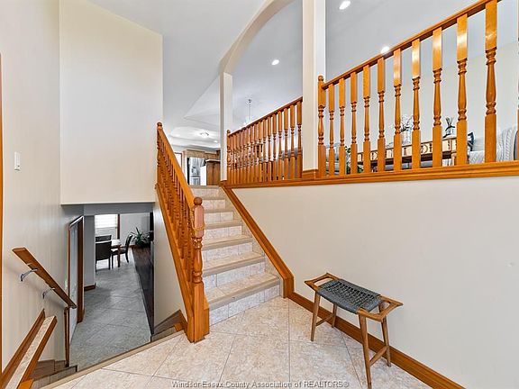 4th image of 4601 Helsinki Cres