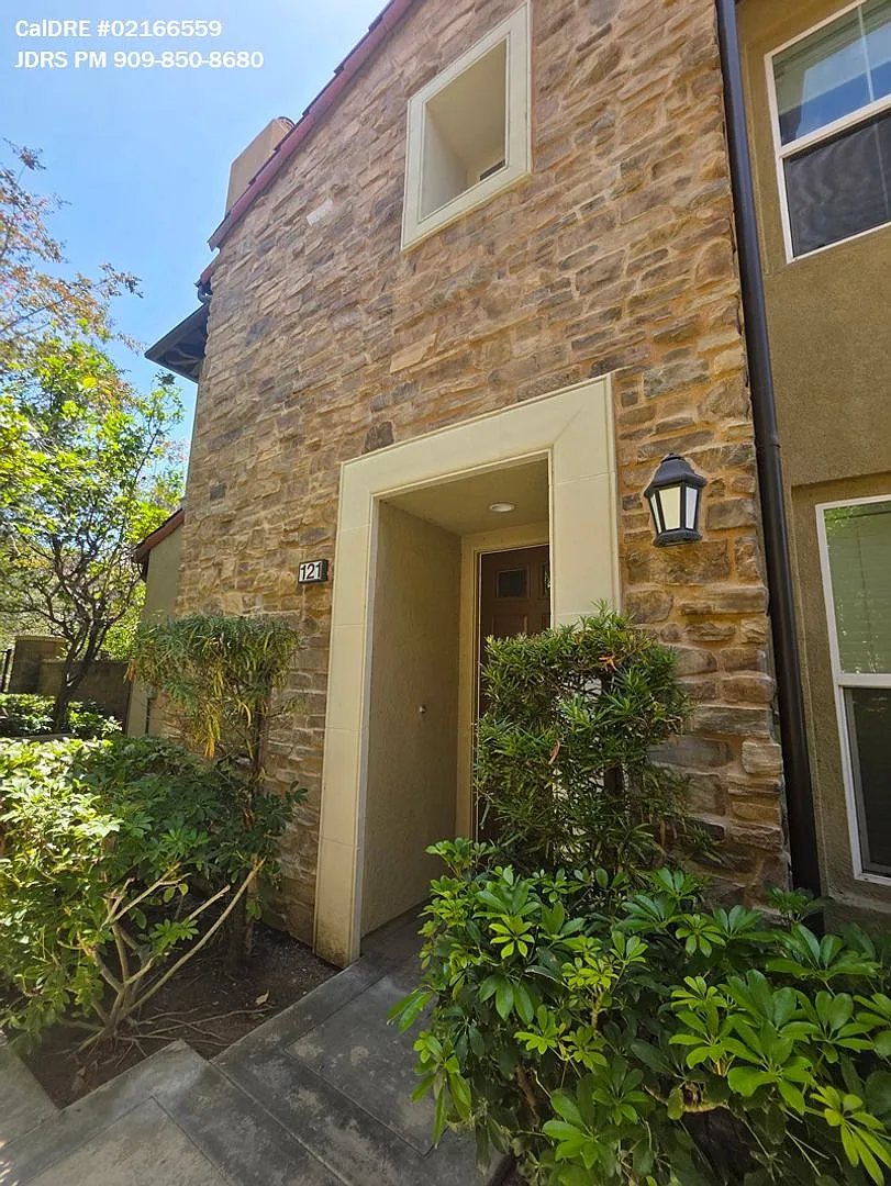Irvine 2 Bedroom Home — Photo 1