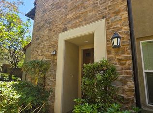 121 Roadrunner, Irvine, CA 92603