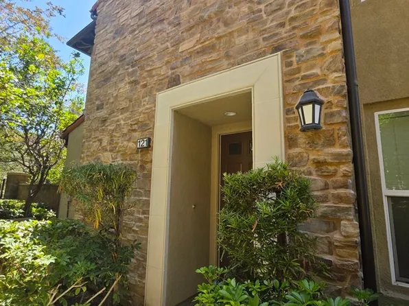 121 Roadrunner, Irvine, CA 92603