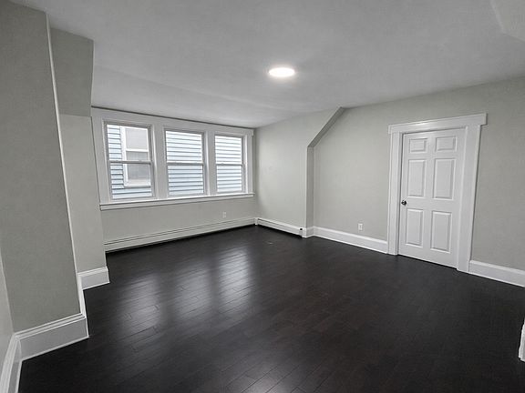 4th image of 207 Parker St Floor 3