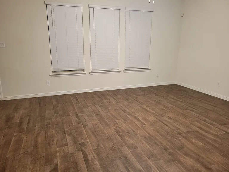 519 Heartland Dr — Photo 3