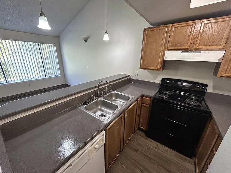 Lake Chalet — Photo 26