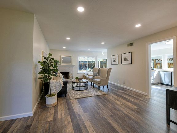 5th image of 6272 Mahan Dr