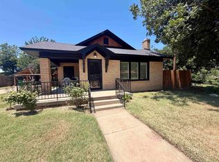 908 Cain St, Quanah, TX 79252