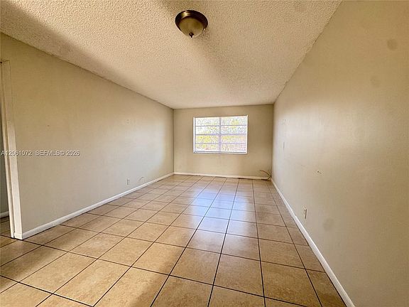 4th image of 95 NE 41st St APT J153