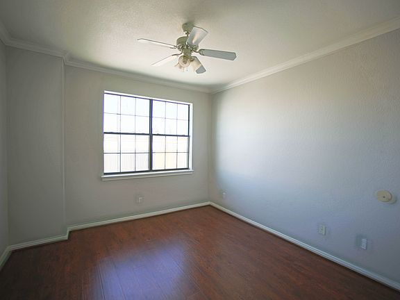 2nd image of 9400 Bellaire Blvd Unit 411