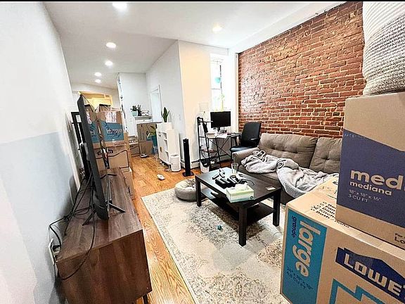 4th image of 312 W 121st St APT 1