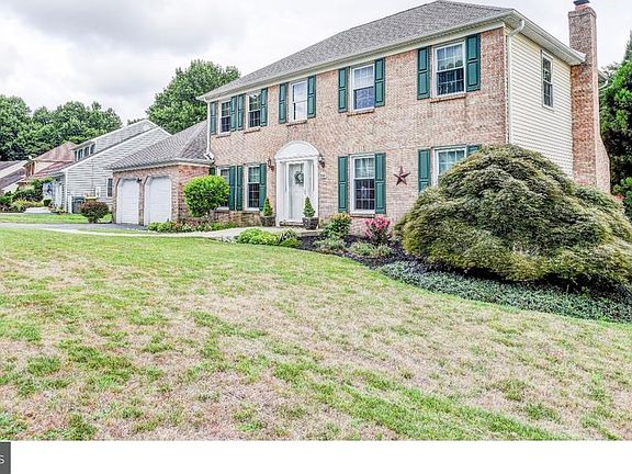 2nd image of 50 Woodward Dr