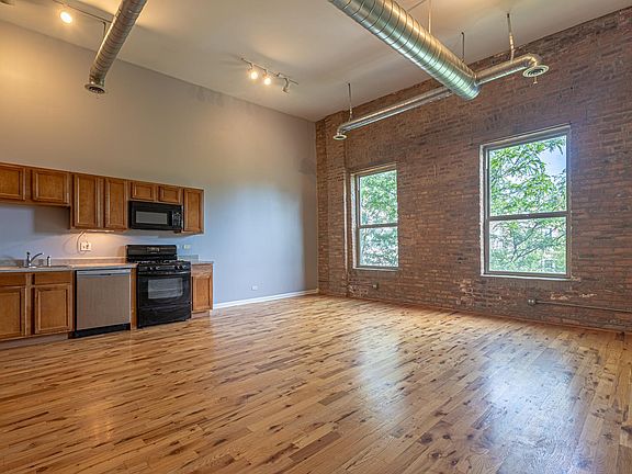 4th image of 1822 S Bishop St #3O9