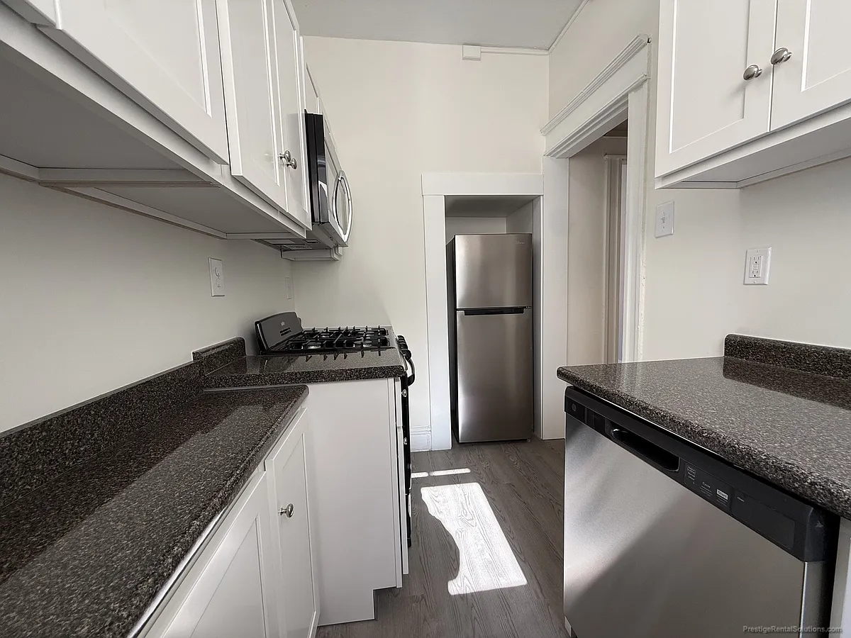 Building Photo - 239 Kelton St #7