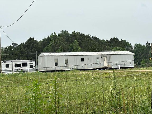 3rd image of 670 Midway Rd