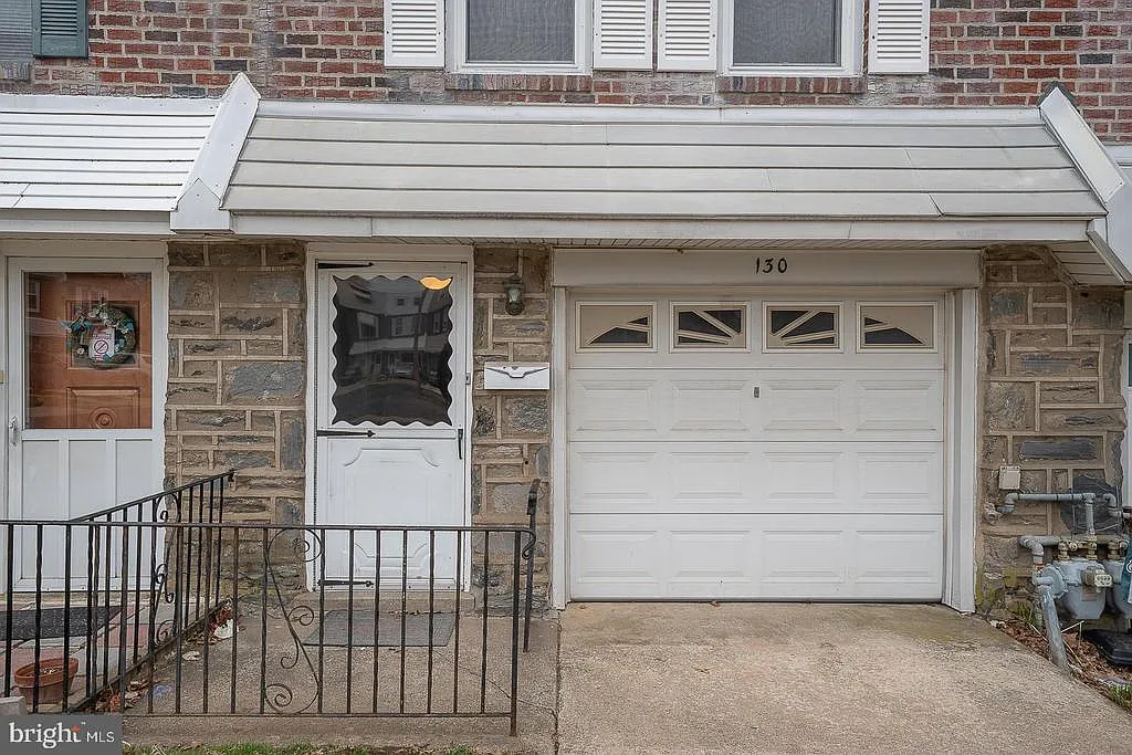 3 bed, 1.0 bath, 1420 sqft, $2,000 — Photo 2
