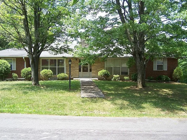 2702 Parkview Dr #A — Photo 7