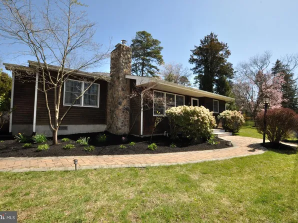 233 Hunters Rd, Medford Lakes, NJ 08055