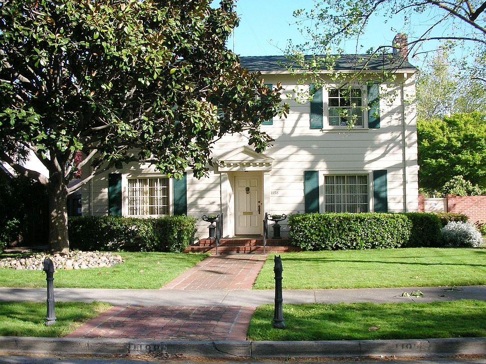 Charming Rose Garden Home